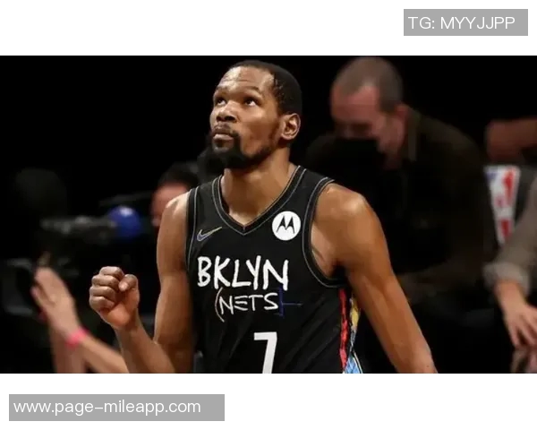 杜兰特第三节火力全开6投全中轻松斩获13分助队逆转局势